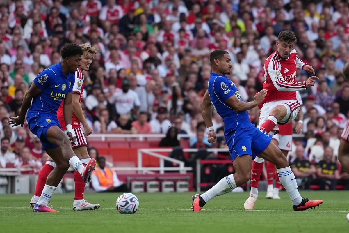 Arsenal lo dio vuelta en una ráfaga y se adueñó de la cima con puntaje ideal