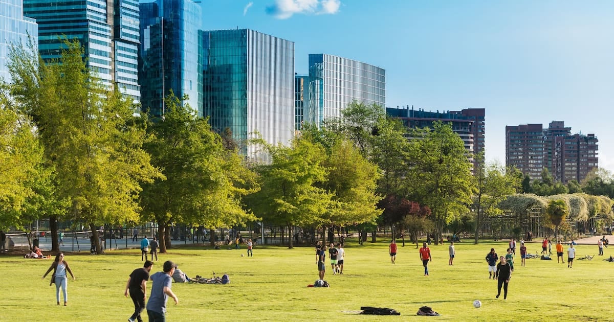 Vivir frente al verde en la Ciudad: la prima que pagan los alquileres porteños