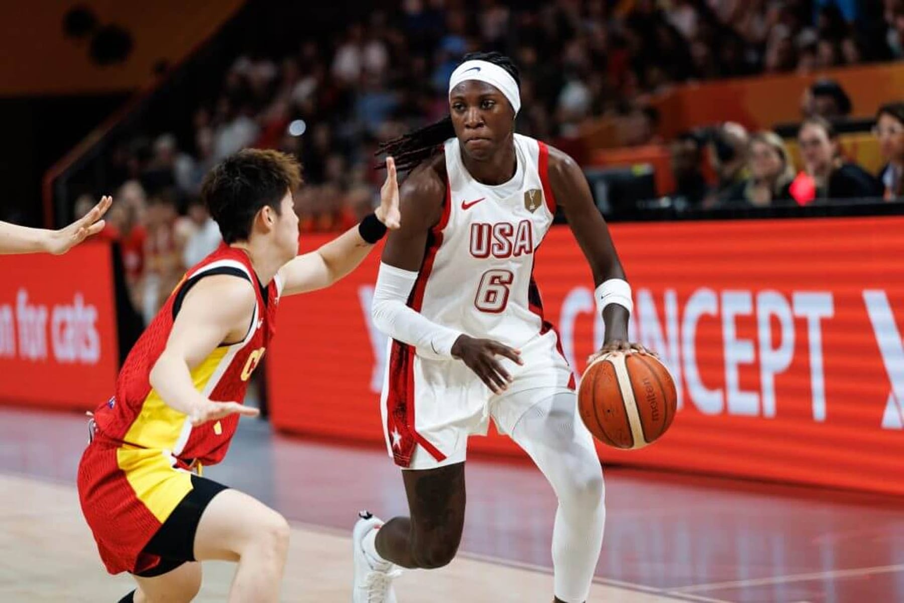 Italia se plantó frente a Estados Unidos, ganó en la pintura y perdió 55-52 con una bronca que todavía duele