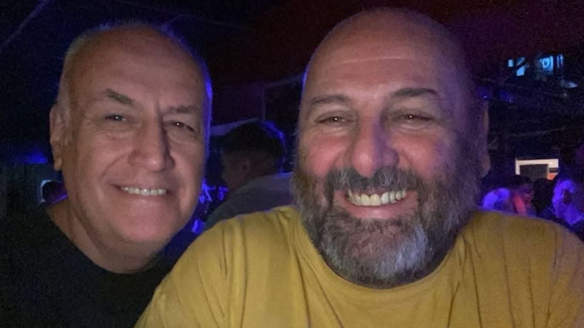 Se fue el tipo que hacía bajar a los cantantes del colectivo