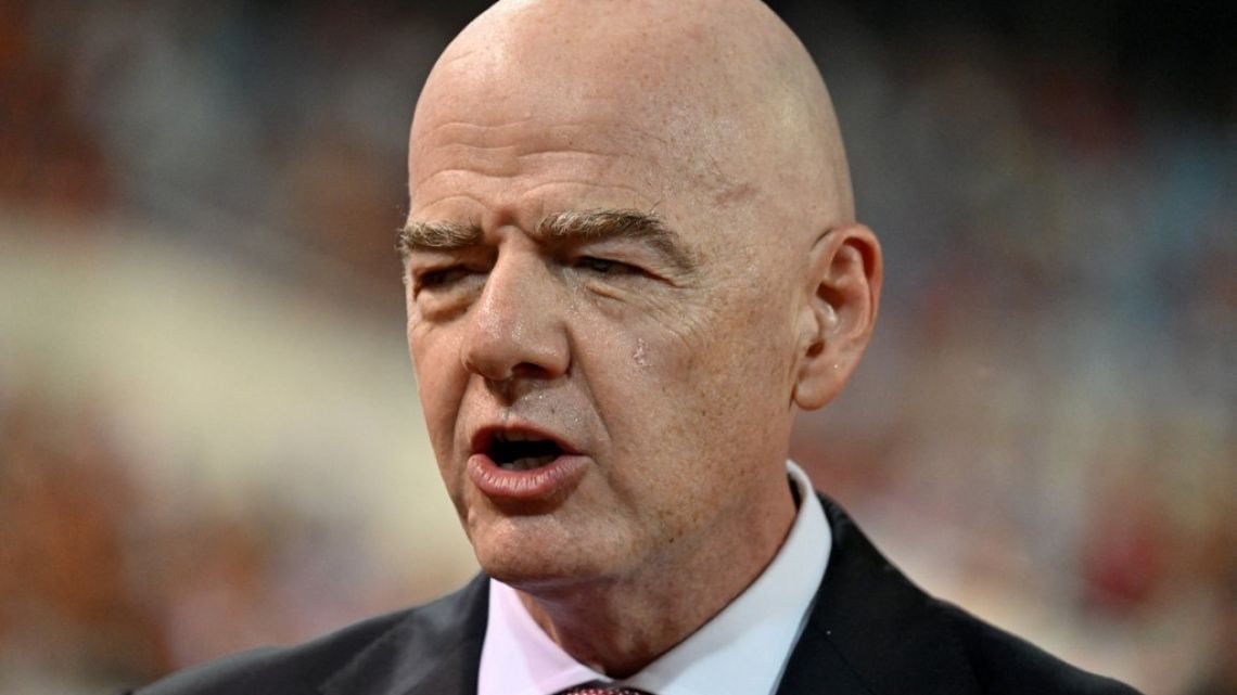 Francia le soltó la mano a Infantino y le abrió la puerta a una tormenta en la FIFA