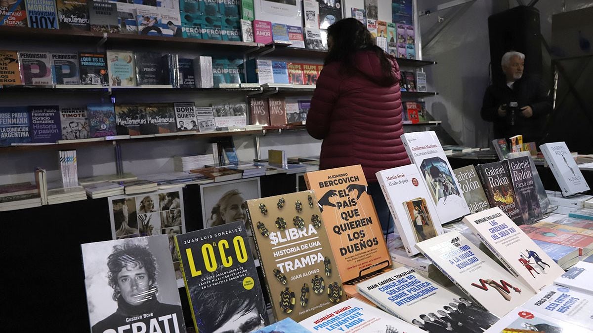 La Feria del Libro de Neuquén abre su decimotercera edición con precios desde 2.000 pesos y foco en promociones por cantidad