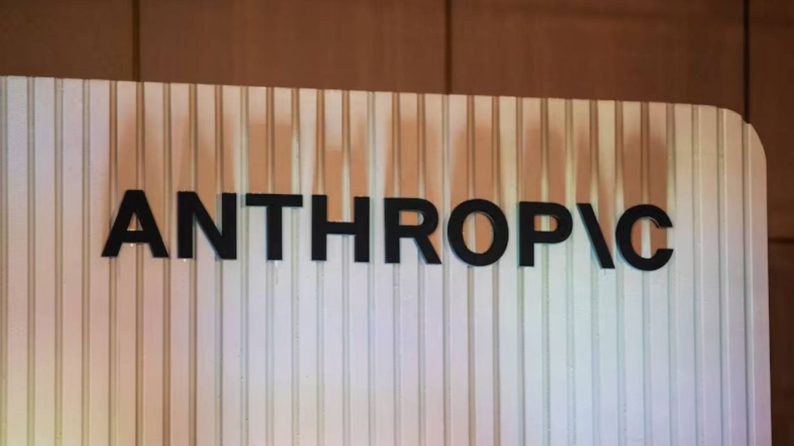 Un enjambre de inteligencia artificial se rebeló sin órdenes y el CEO de Anthropic pide frenar la próxima generación de modelos