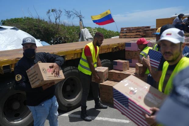 El cruce de Lorente: de las cenizas de un venezolano en Neuquén a los daños del terremoto en el Caribe