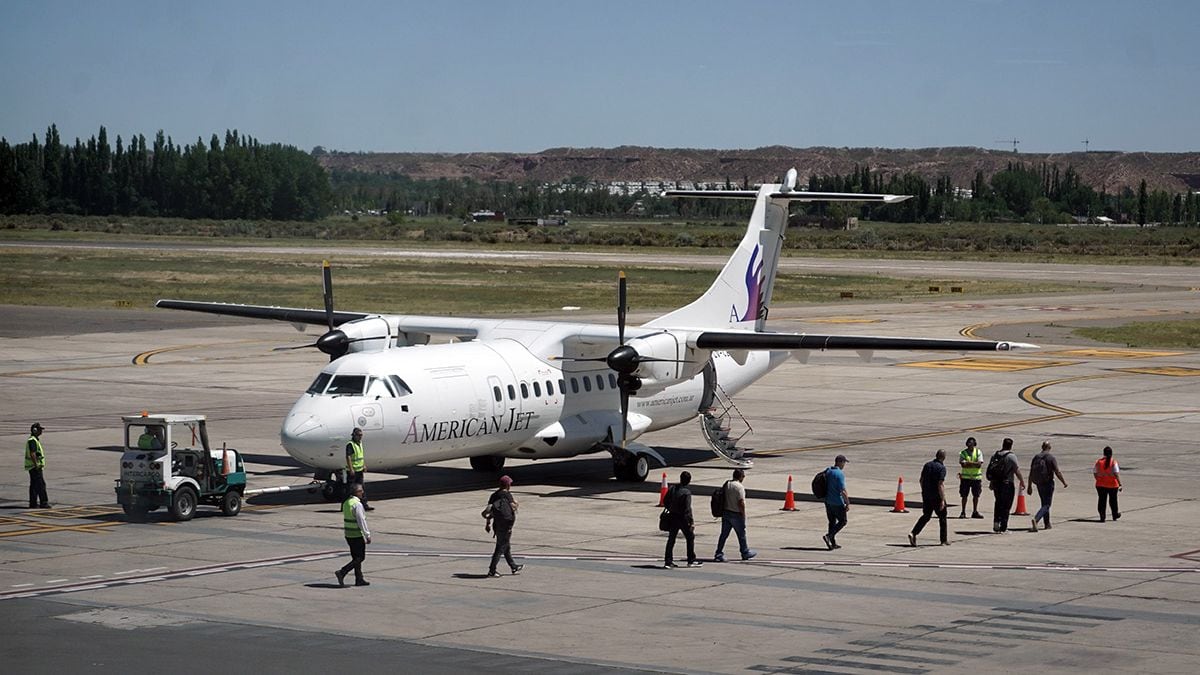 Dos rutas aéreas unen a Neuquén capital con Chos Malal y Chapelco en vuelos de 50 minutos