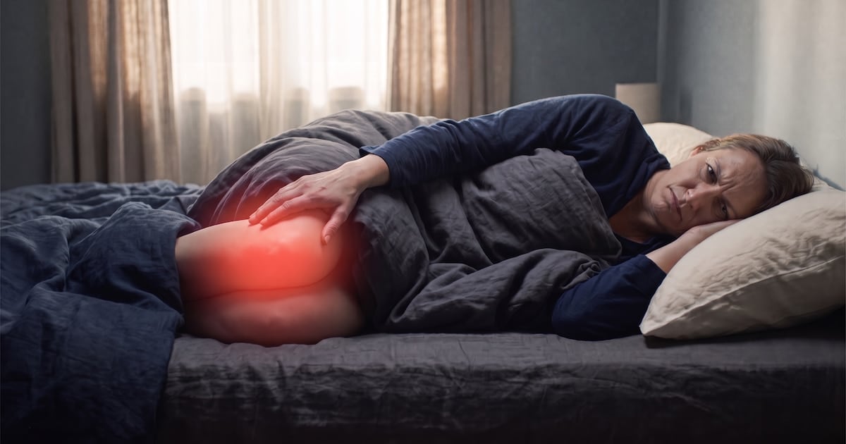 Dolor de rodilla en la madrugada: cuando la almohada no alcanza y hay que golpear la puerta del médico