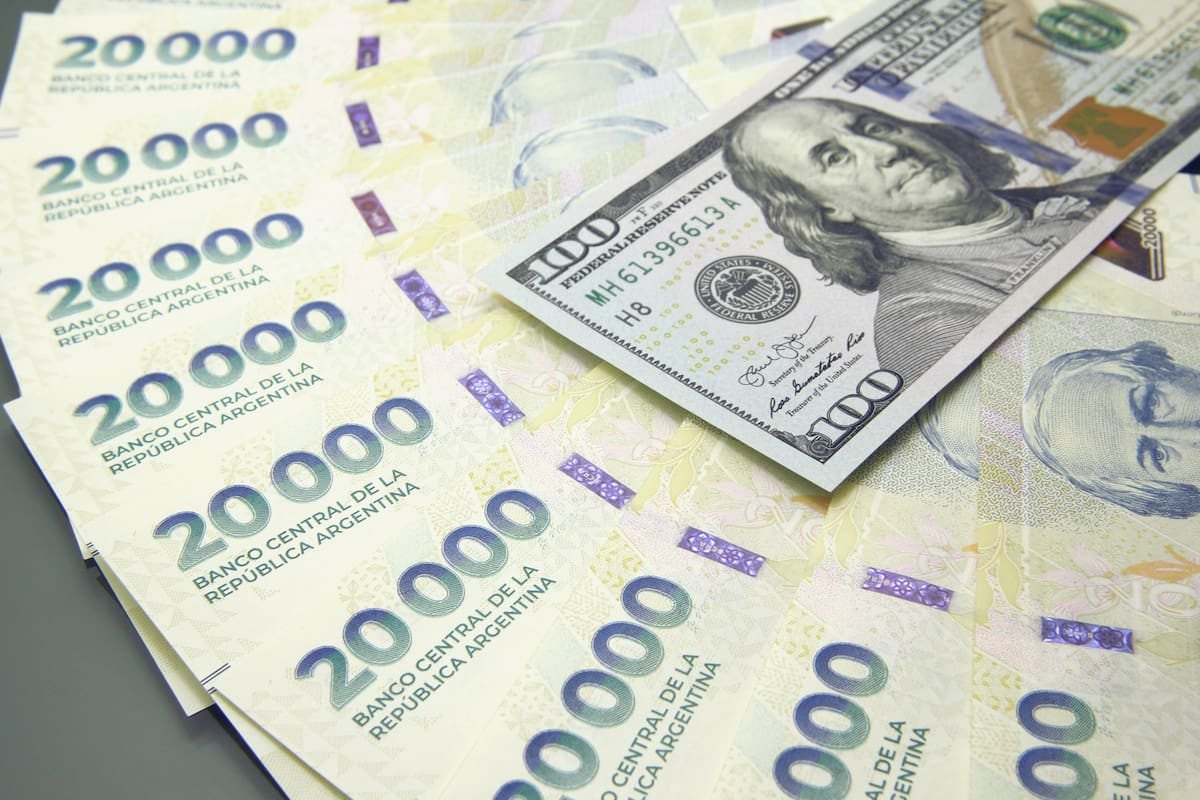 El semestre cerró con salarios formales privados y públicos erosionados por la inflación y con el mercado laboral más deteriorado