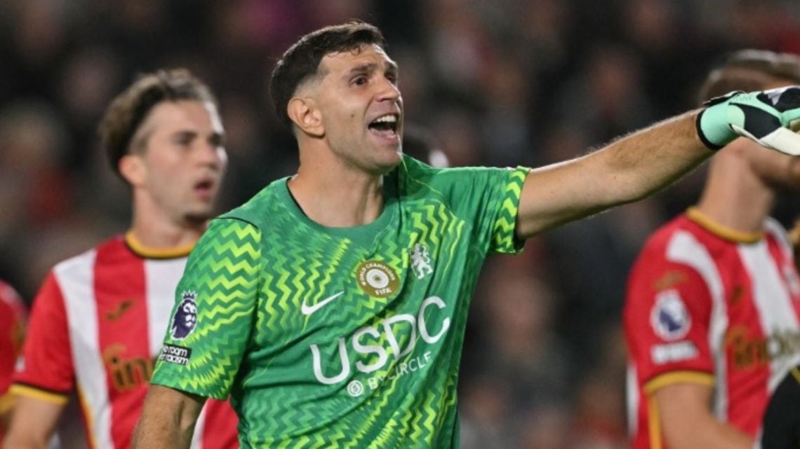 Chelsea se desangra: cayó 3-0 ante Brentford y Martínez sigue sin conocer la valla invicta