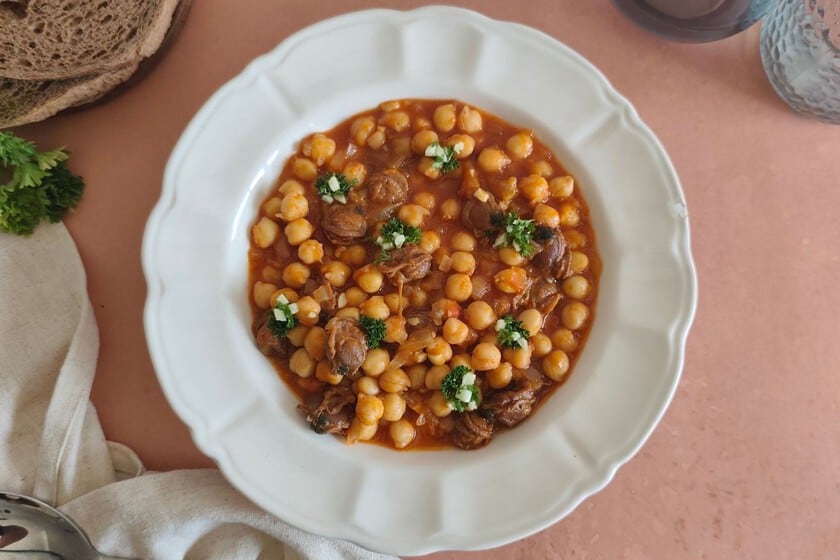 Garbanzos con zamburiñas: un guiso de media hora que se cocina casi solo