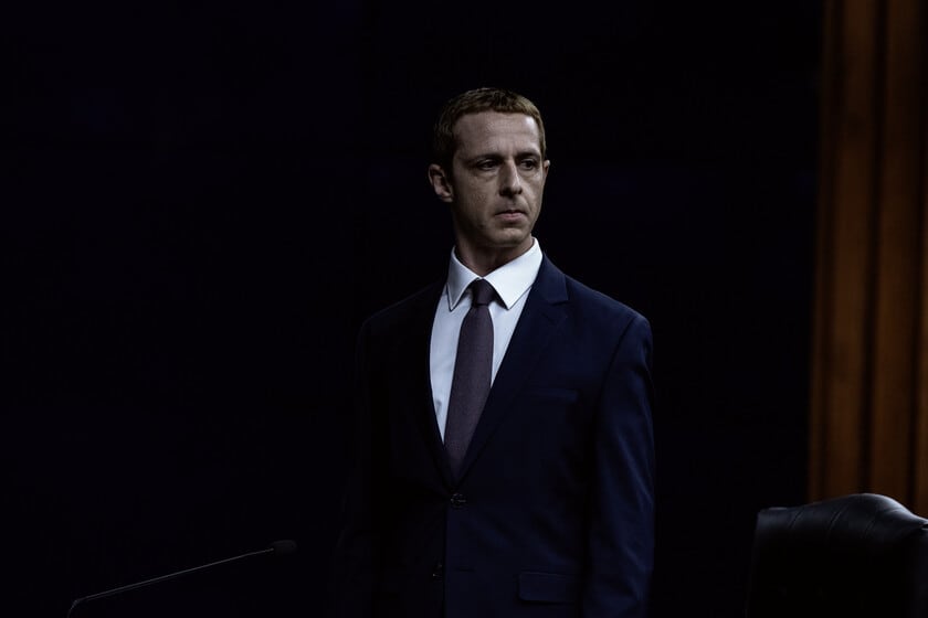 Vuelve el rey de Facebook: Sorkin resucita a Zuckerberg con un Jeremy Strong que se niega a salir del personaje ni para tomar mate