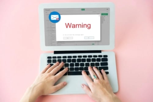 EvilTokens: cómo funcionaba la plataforma de inteligencia artificial que fabricaba correos falsos a medida