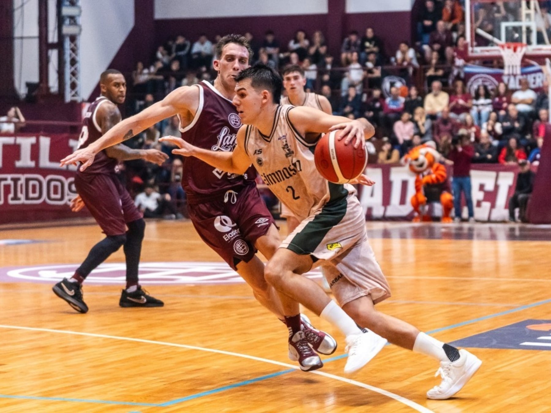 El campeón arrancó a todo trapo y dejó a Lanús mirando desde abajo
