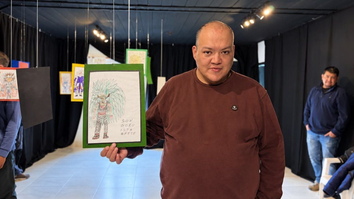 Un vecino de Aluminé llevó sus dibujos de animé y videojuegos a la Casa de la Cultura y la muestra ya se puede visitar