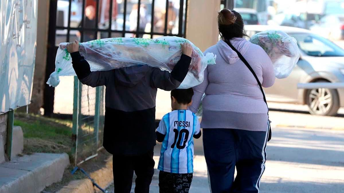El Mercado Concentrador del Neuquén abrirá dos sábados con chivito y trucha del norte