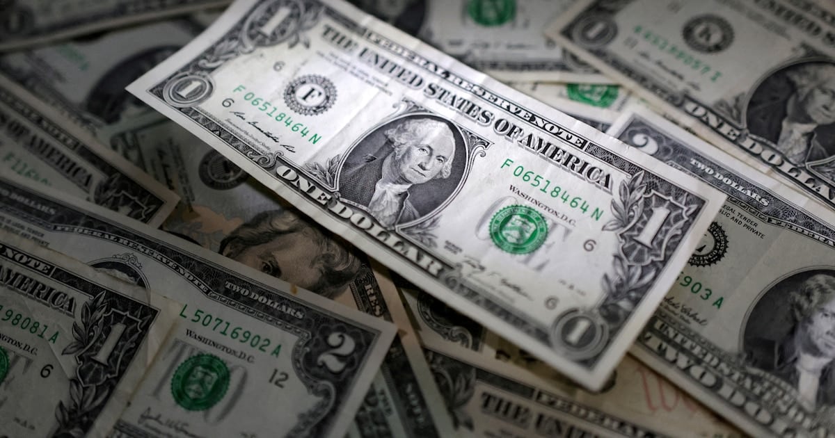 El billete verde retrocedió en la semana: el Banco Nación lo ofreció a 1.540 pesos y el mayorista cerró en 1.520