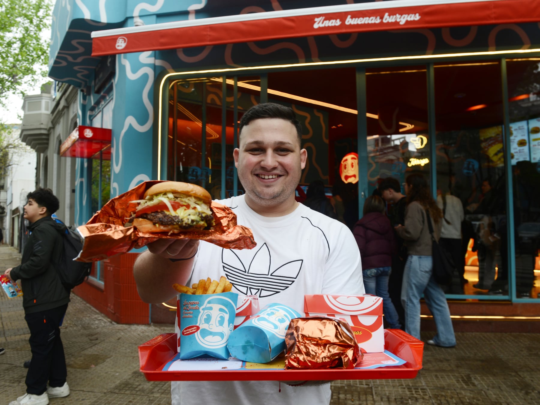 El Gordis se dejó de reseñas y abrió su propia hamburguesería en Palermo: cuánto cuesta comer ahí