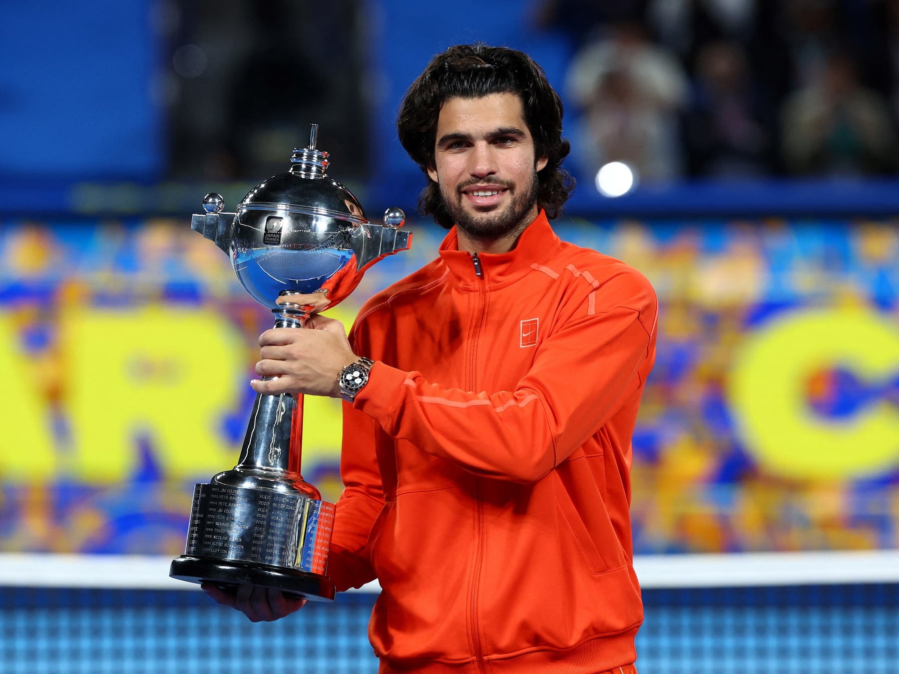 Alcaraz volvió a gritar campeón en Tokio y se anota en una página de la historia del tenis español
