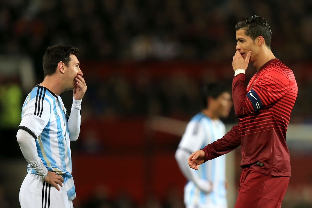 Ronaldo se fue de la concentración sin tocar la pelota y Messi se despidió a lo grande en el Monumental