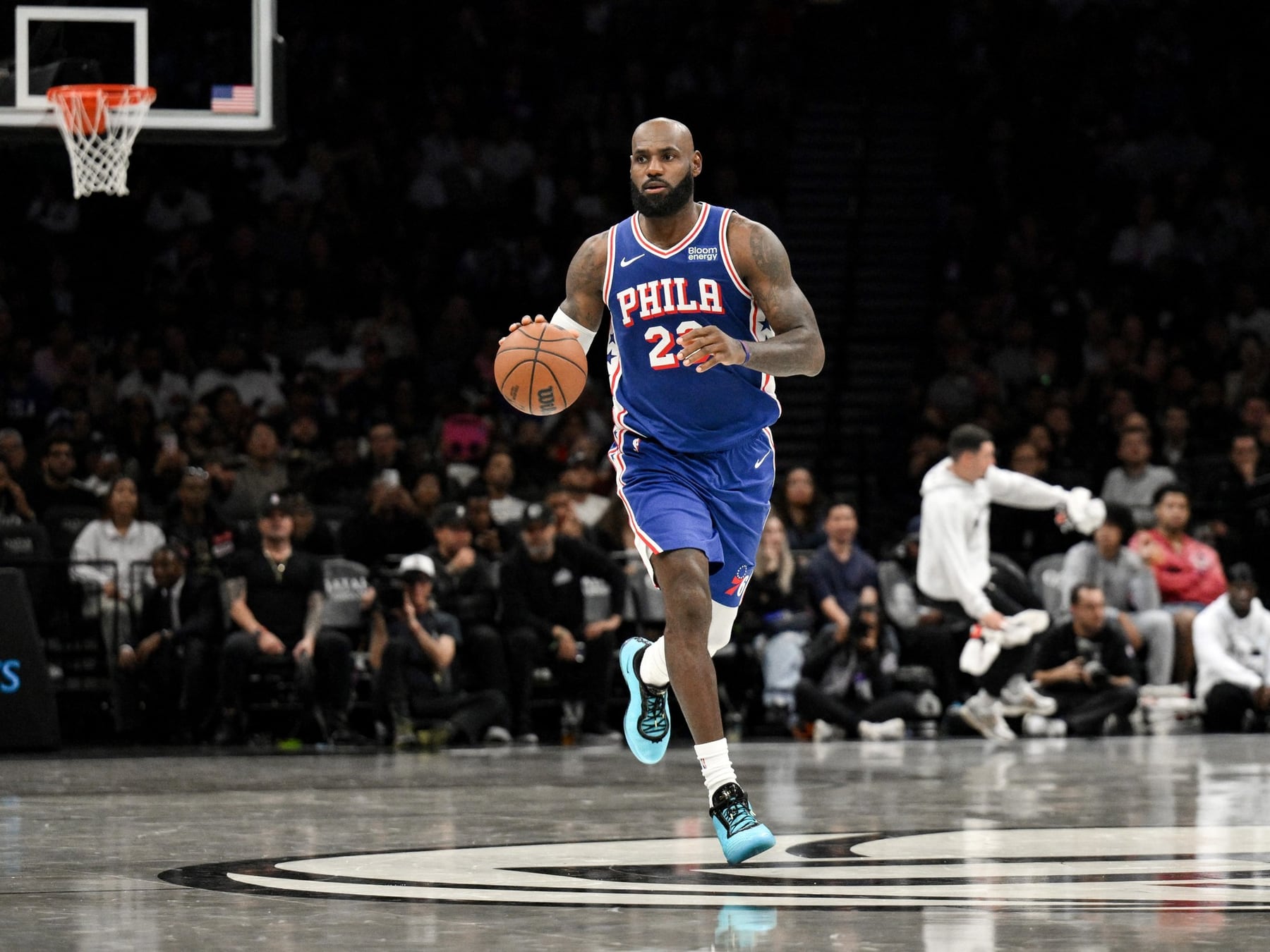 LeBron se puso la camiseta de los Sixers y Brooklyn le arruinó la noche