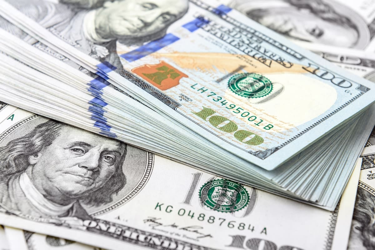 El dólar oficial mantiene su valor al inicio de la semana y la inflación porteña de septiembre se ubica en 1,8%