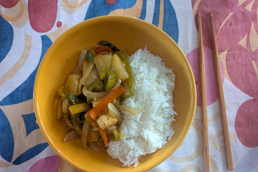 Tofu agridulce con piña: cómo replicar en casa el salteado clásico chino sin carne