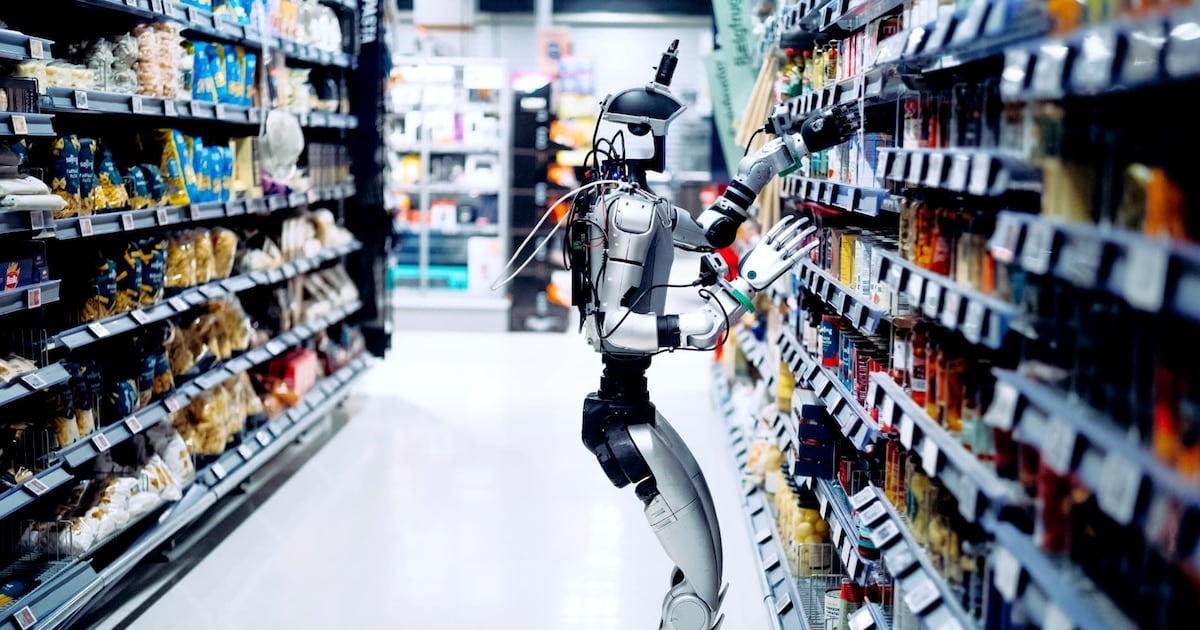 Dinamarca prueba robots humanoides para reponer góndolas durante la madrugada