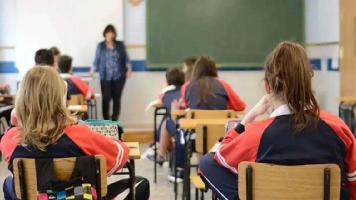 Matrículas 2027 en colegios privados de Córdoba: cinco meses de cuotas acumuladas y un permiso que nadie otorga