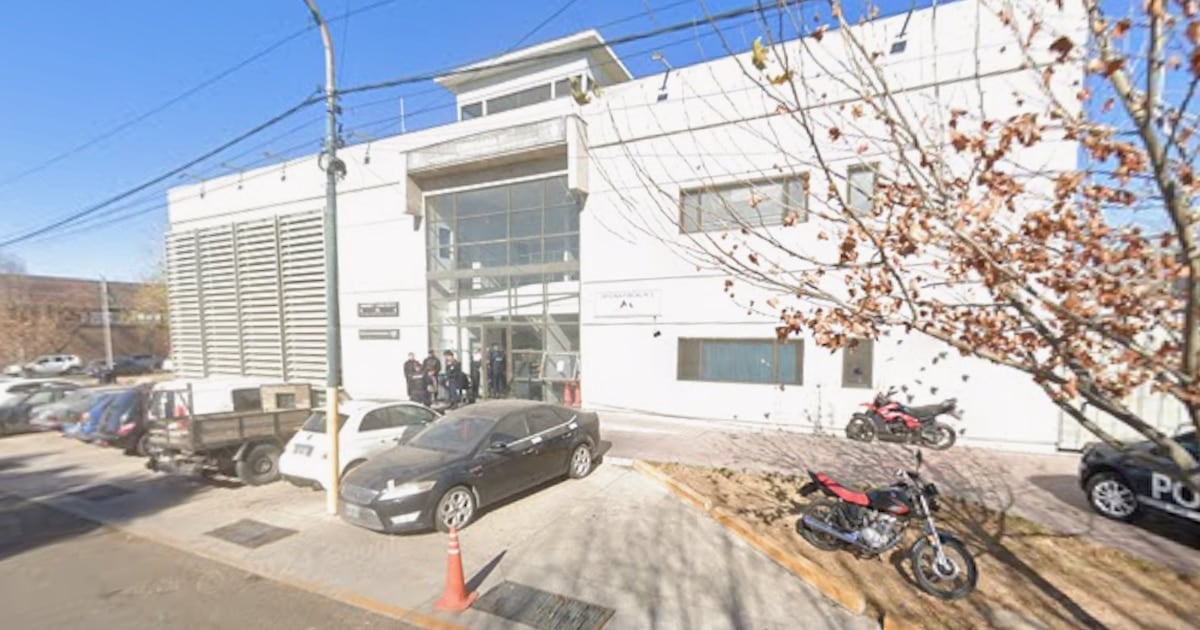 Un efectivo de la Policía de Mendoza quedó bajo imputación por un abuso sexual dentro de una comisaría de Godoy Cruz