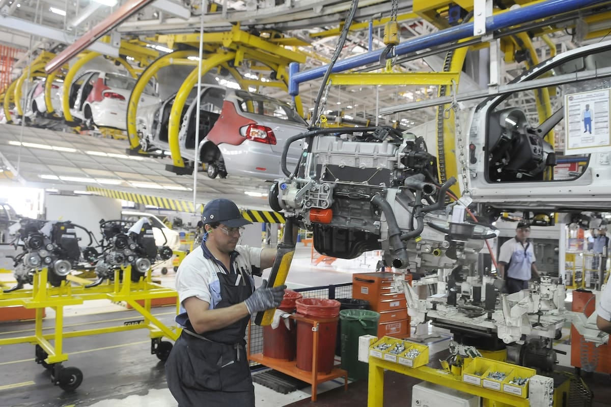 La industria operó al 58,5% de su capacidad en agosto y quedó por debajo del nivel de 2025
