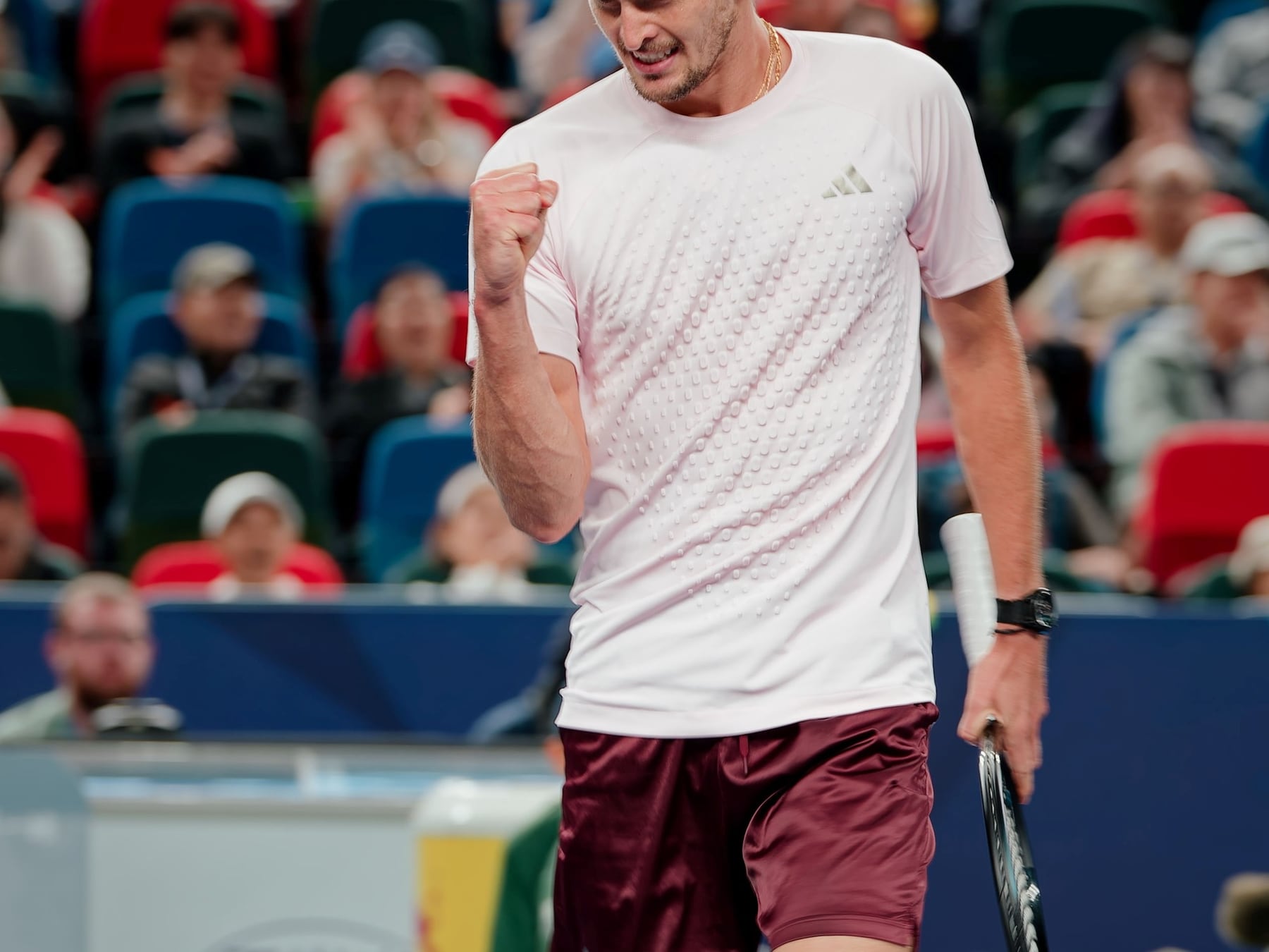 Zverev barrió a De Miñaur en Shanghái y va por Davidovich Fokina en la semi