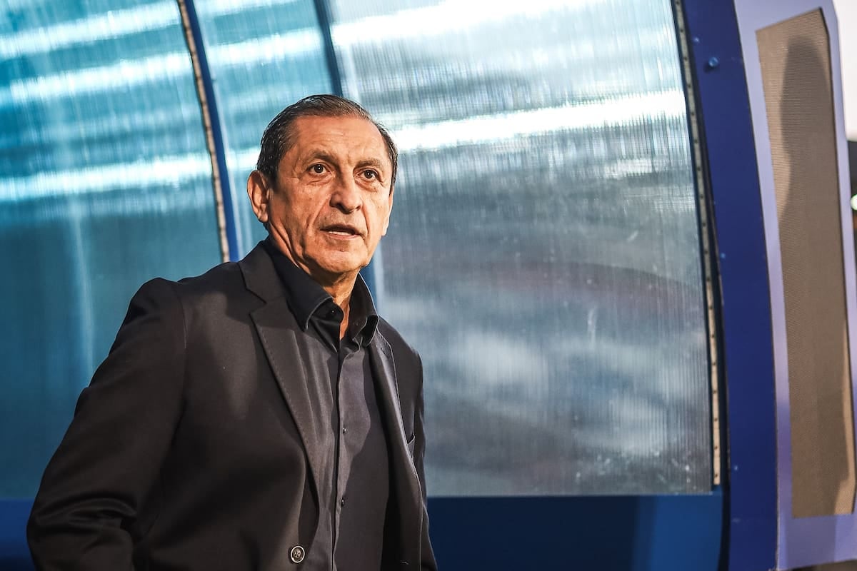El DT que se quedó en el banco esperando el teléfono de Núñez