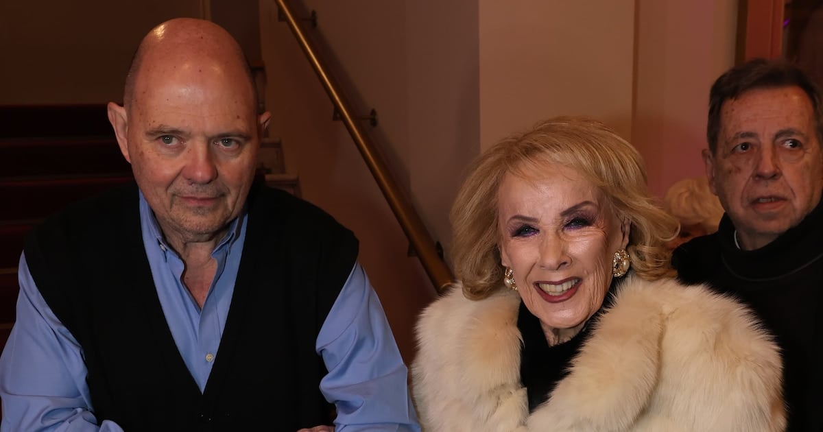 Mirtha ya está en casa, pero el contrato se vence y la pregunta queda flotando en el aire