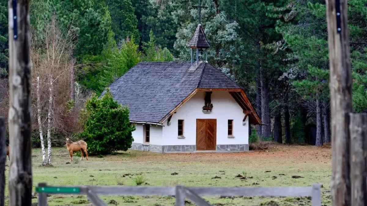 Un templo alpino en el corazón de Meliquina: la historia detrás de la Capilla San Jorge