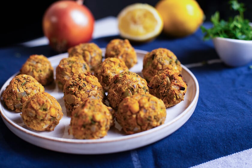 Bolitas veganas de garbanzos y brócoli: una receta fácil para cenar sin gluten