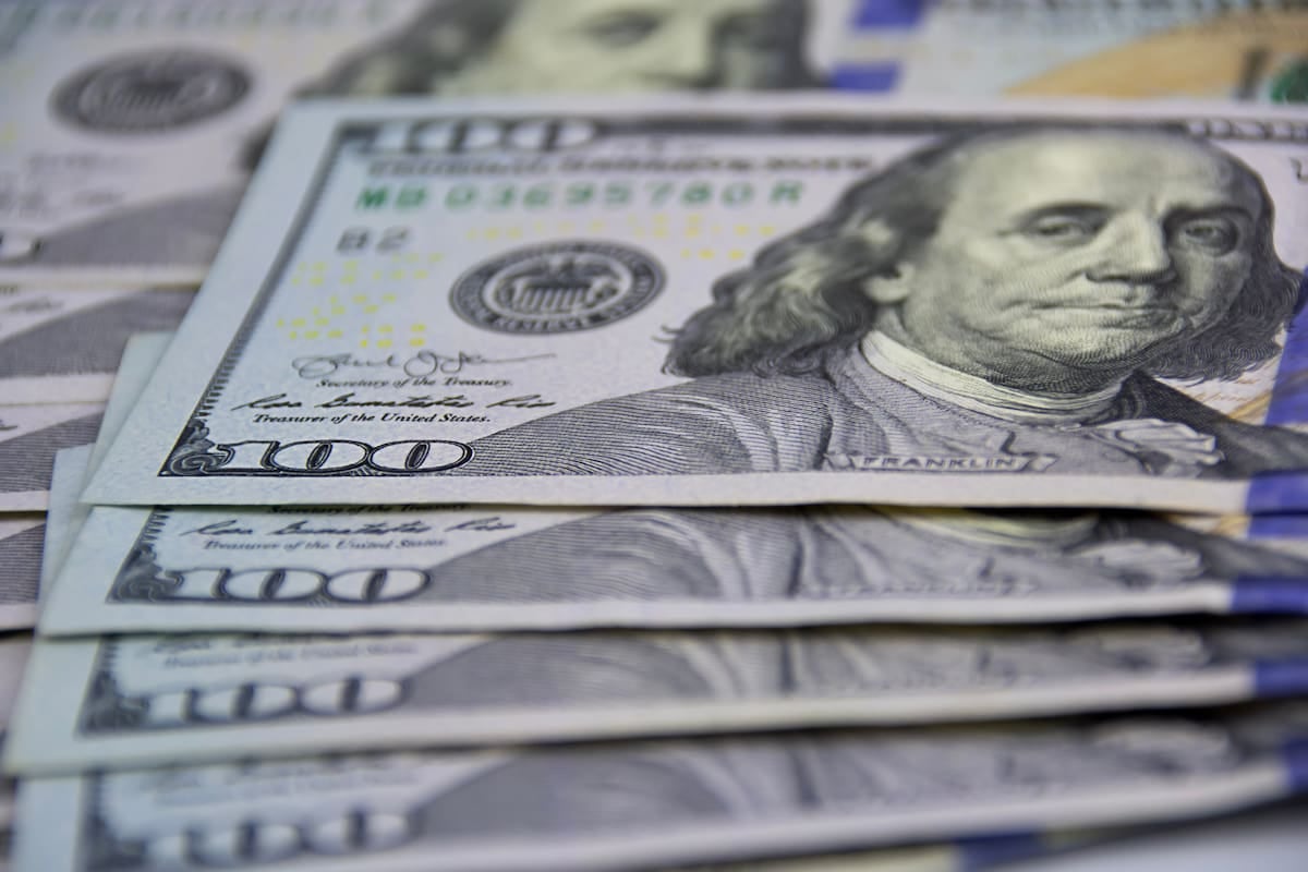 El dólar queda en pausa durante el fin de semana, con una brecha mínima frente al oficial