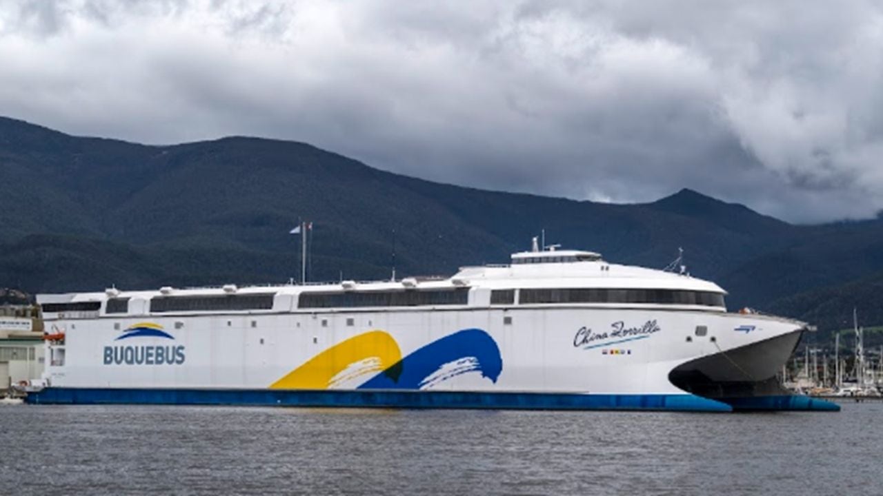 El China Zorrilla debutó entre Buenos Aires y Colonia: así es el barco eléctrico que cruza el Río de la Plata